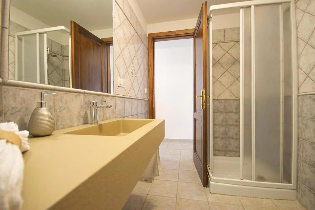 Veranda With Jacuzzi & Bbq 1 Minute From The Beach Capo Comino