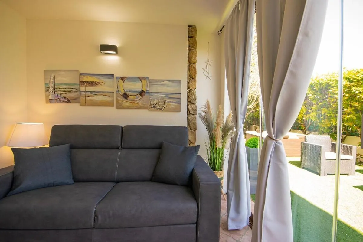 Veranda With Jacuzzi & Bbq 1 Minute From The Beach Capo Comino شقة